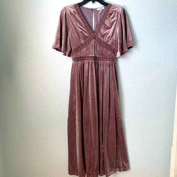 Dresses & Skirts - Mauve Velvet Maxi Dress